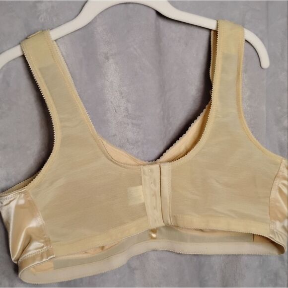 Mastectomy Bra One Of Many - Picture 2 of 3